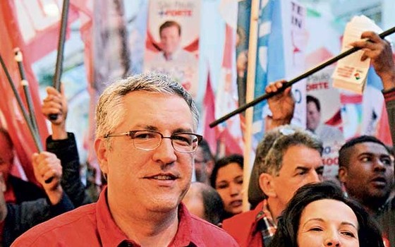 PREJUÍZO O candidato  ao governo de São Paulo, Alexandre Padilha. Sua campanha está no vermelho (Foto: Luciano Claudino/Folhapress)