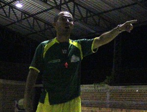 Giuliano Ramos fortalece parte física dos jogadores (Foto: Renan Morais/GLOBOESPORTE.COM)