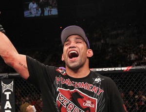 Werdum comemora vitória sobre Roy Nelson no UFC 143, em Las Vegas (Foto: Getty Images)