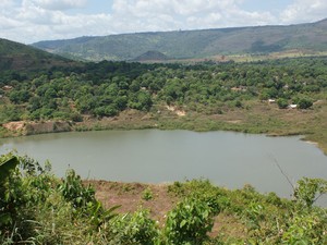 Local onde no início dos anos 80 milhares de garimpeiros buscavam ouro hoje é um grande lago. (Foto: Vianey Bentes/TVGlobo) (Foto: Vianey Bentes/TV Globo)