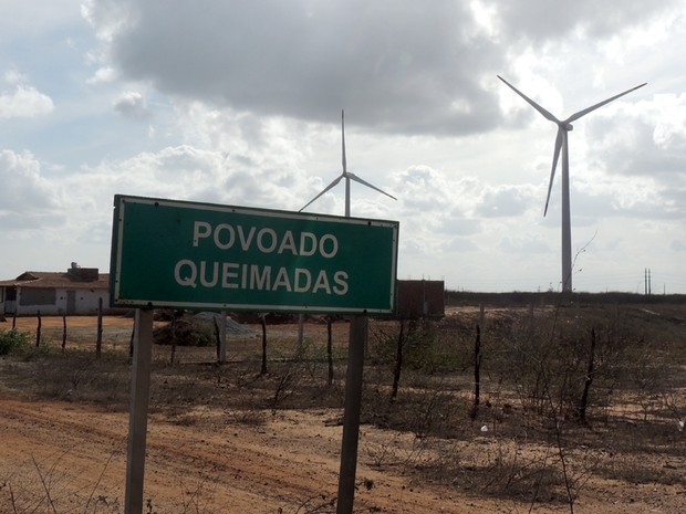 Povoado de Queimadas tem cenário de cata-ventos gigantes no RN (Foto: Felipe Gibson/G1)