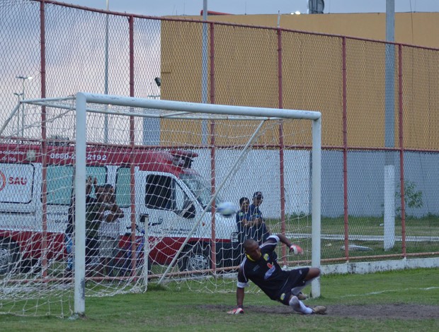 Cotinguiba 6x1 Aracaju (Foto: João Áquila/GLOBOESPORTE.COM) Cotinguiba 6x1 Aracaju (Foto: João Áquila/GLOBOESPORTE.COM)