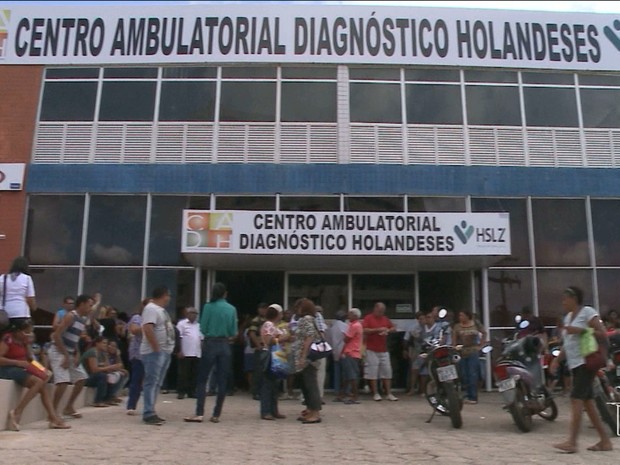 Funcionária do Centro Ambulatorial, Maria Gerviz Lustosa, afirma que a partir desta quinta as consultas e exames poderão ser marcados todos os dias (Foto: Reprodução / TV Mirante)