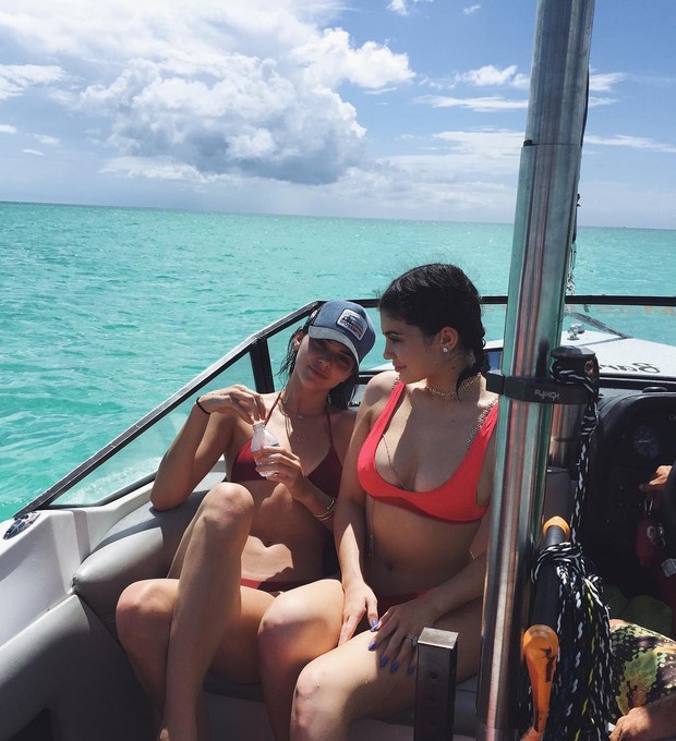 Kylie e Kendall Jenner (Foto: Reprodução/Instagram)