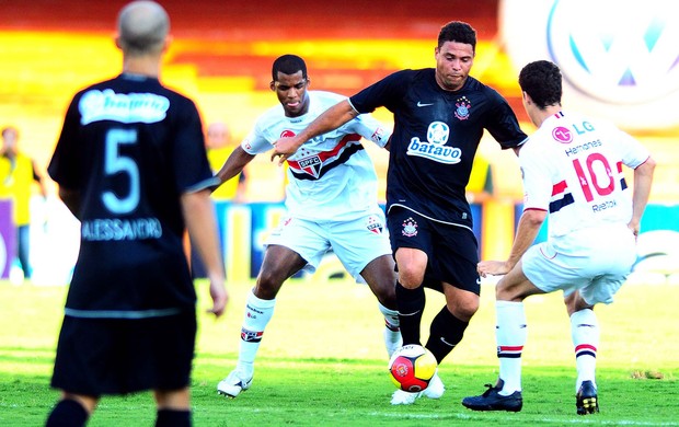 Ronaldo, São Paulo 0 x 2 Corinthians semifinal Paulistão 2009 (Foto: Marcos Ribolli)