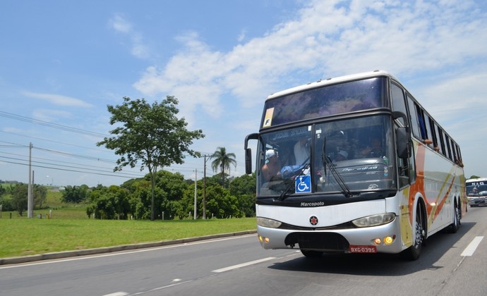 Ônibus torcida Corinthians (Foto: Silas Pereira)