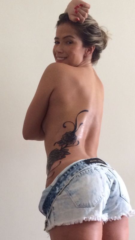 Fani Pacheco, ex-bbb, mostra nova tatuagem (Foto: Divulgação)