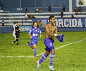 Vinícius Paquetá, gol do goytacaz (Foto: Carlos Grevi / Agência Ururau)