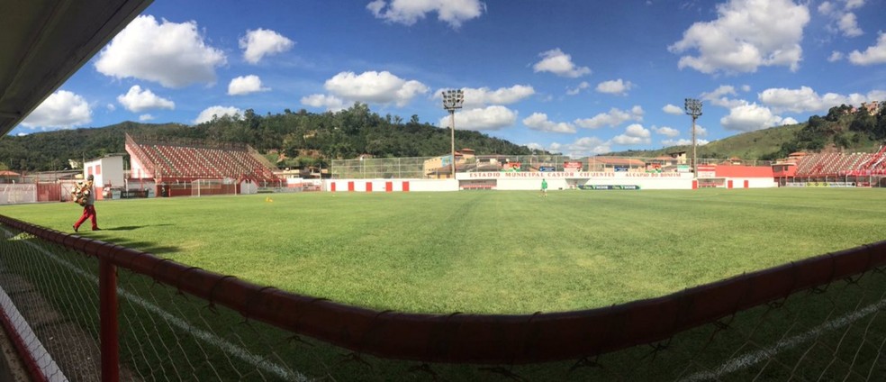 Estádio Castor Cifuentes, em Nova Lima, vai receber a partida de abertura do Corujão 2017 (Foto: FMF/Divulgação)