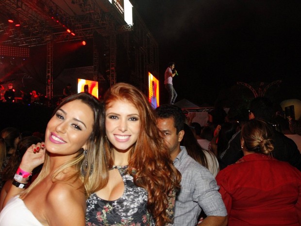 Ex-BBBs Amanda e Leticia em show em Capitólio, Minas Gerais (Foto: Paduardo/ Ag. News)