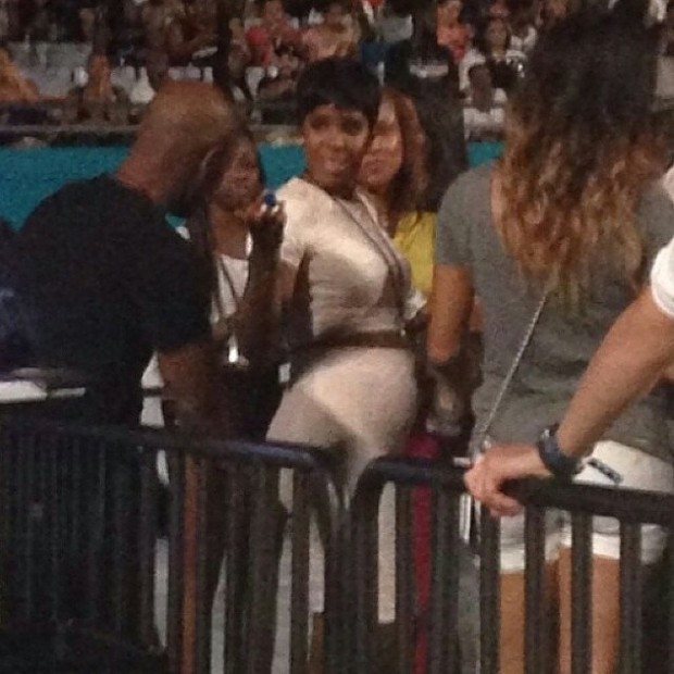 Grávida, Kelly Rowland em show de Beyoncé e Jay-Z em Miami, nos Estados Unidos (Foto: Instagram/ Reprodução)
