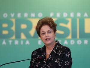 A presidente Dilma Rousseff, durante a cerimônia em que apresentou a MP para modernização da gestão do futebol. Segundo ela, saída de Cid Gomes do ministério é caso pontual (Foto: AP Photo/Eraldo Peres)