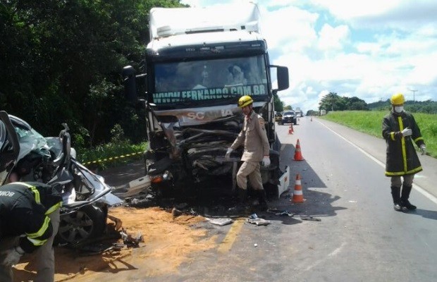 G1 Mãe E Filhas Morrem Em Acidente Entre Caminhonete E Caminhão