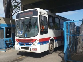 Ônibus deixa garagem da Progresso (Foto: Ana Fontes /TV Sergipe) Ônibus deixa garagem da Progresso (Foto: Ana Fontes /TV Sergipe)