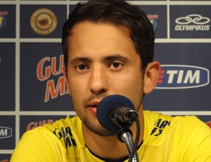 Everton Ribeiro coletiva Cruzeiro (Foto: Gabriel Duarte)