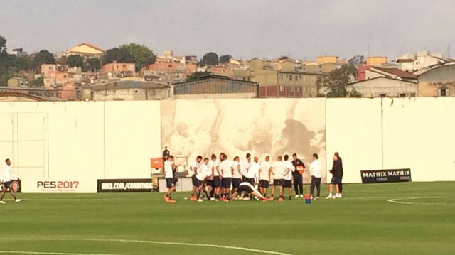Jadson treina e reforça Corinthians; Marquinhos Gabriel faz exames na terça