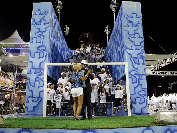 Carro representou o Estádio Olímpico na avenida (Foto: Vanessa Silva/PMPA)
