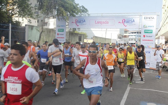 Momento da largada da edição de 2014 da Corrida Faesa (Foto: Divulgação/FAESA)