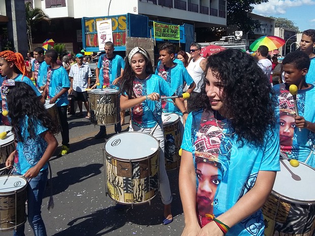 Percussionistas na concentração do Pacotão, em Brasília (Foto: Lucas Nanini/G1) Percussionistas na concentração do Pacotão, em Brasília (Foto: Lucas Nanini/G1)