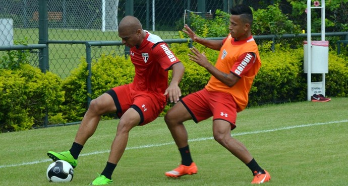 Caramelo e Rogério ganharão uma oportunidade na partida deste sábado (Foto: Erico Leonan / site oficial do SPFC)