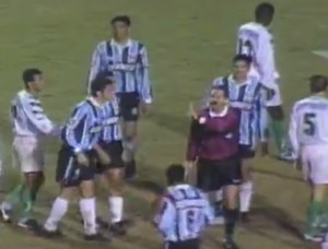Palmeiras e Grêmio revivem rivalidade da década de 90 em tira-teima