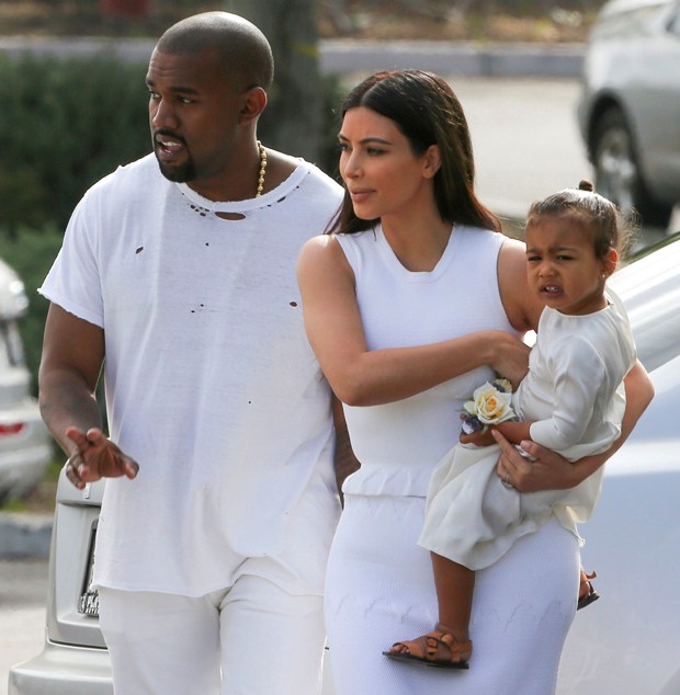 Kanye West, Kim Kardashian e North (Foto: AKM-GSI)