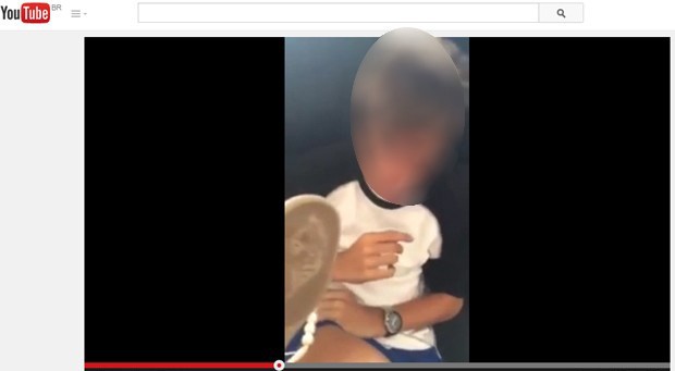 Mãe gravou castigo de filho adolescente e imagens foram parar na internet (Foto: Foto: Reprodução/Youtube)