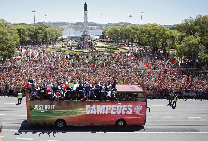 ônibus de Portugal em Lisboa (Foto:  REUTERS/Pedro Nunes)