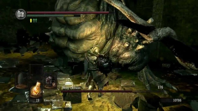 Não trave a mira no monstro para melhor esquiva de seus ataques (Foto: Reprodução/Youtube)