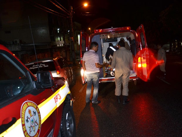 Um homem de 34 anos que ficou ferido no acidente recebeu alta médica na madrugada desta quinta-feira (6). Já a mulher de 35 anos, que também se feriu segue internada, mas o hospital não divulgou o estado de saúde da paciente. A PRF ainda não sabe as causa (Foto: Walter Paparazzo/G1)