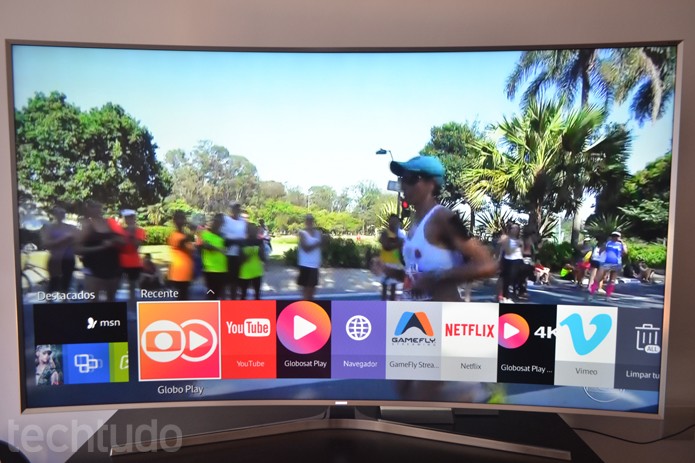 SMART TV Samsung exibe conteúdo 4K com sistema Tizen; rapidez no processamento e belas imagens (Foto: Melissa Cruz / TechTudo)