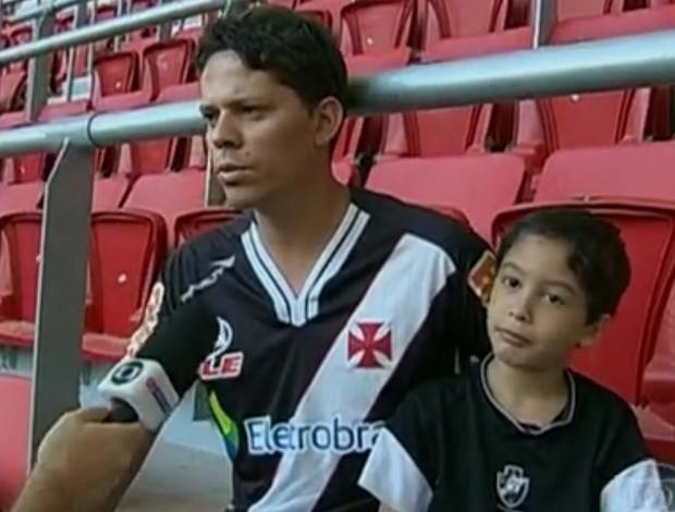 Rafael e o filho Matheus retornam ao Mané Garrincha (Foto: Reprodução )