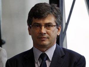 Simão Pedro Chiovetti (Serviços). Formação: graduado em Filosofia, com mestrado em Sociologia Política. Atuação: Deputado estadual reeleito pelo PT em 2010, ... - simao-pedro---cesar-ogata