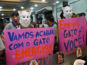 Sessão na Câmara teve manifestação com máscaras e cartazes Energisa (Foto: Divulgação/CMJP)
