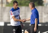 Renato Augusto aprova atuação em Dérbi e dá "dor de cabeça" a Mano Renato Augusto aprova atuação em Dérbi e dá "dor de cabeça" a Mano