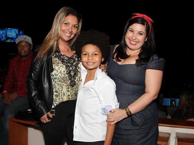 JP Rifino com a mãe, Martha Cris, e com Mariana Xavier em show no Rio (Foto: Anderson Borde/ Ag. News)