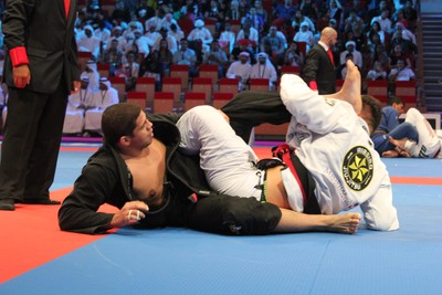 Mundial de Jiu-Jitsu: com surpresa, finais do absoluto na faixa-preta são  definidas; saiba mais