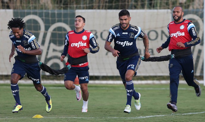 Alecsandro exalta banco do Verdão: 