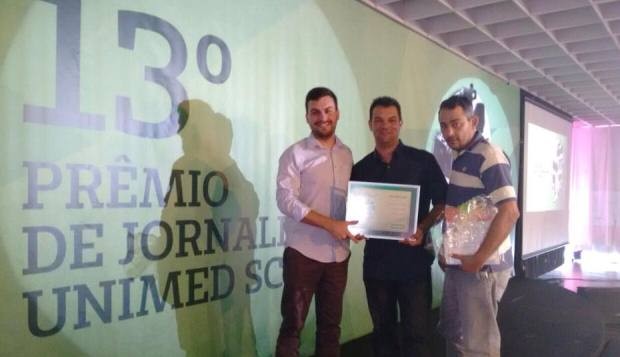 Equipe recebeu o prêmio  (Foto: RBS TV/Divulgação)