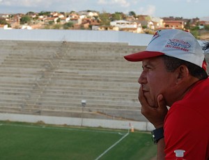 Neco, técnico do Salgueiro (Foto: Tiago Medeiros / GloboEsporte.com)
