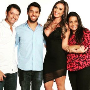 Matheus Machado e Nicole Bahls em bastidores de campanha (Foto: Instagram/ Reprodução)
