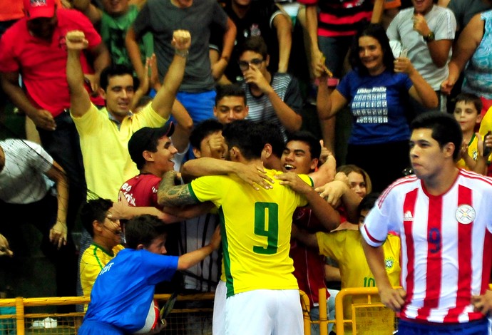 Brasil x Paraguai - Grand Prix de Futsal (Foto: Ricardo Artifon/CBFS)