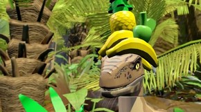 LEGO Jurassic World continuará o legado de piadas da série, como essa referência a Carmen Miranda (Foto: Reprodução/YouTube) (Foto: LEGO Jurassic World continuará o legado de piadas da série, como essa referência a Carmen Miranda (Foto: Reprodução/YouTube))