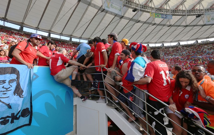 Chile fans invade stands Maracanã (Photo: André Durão / Globoesporte)