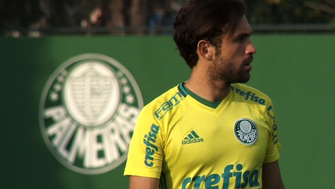 Meia Allione vai liderar os reservas do Palmeiras contra o Grêmio