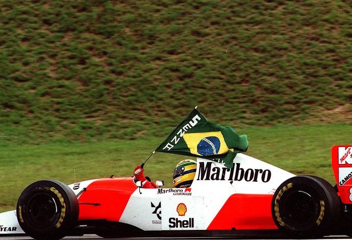 ayrton senna bandeira gp do Brasil (Foto: Edu Garcia / Agência Estado) ayrton senna bandeira gp do Brasil (Foto: Edu Garcia / Agência Estado)