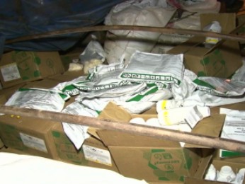Apreensão agrotóxicos contrabandeados (Foto: Foto: Reprodução/RPCTV)