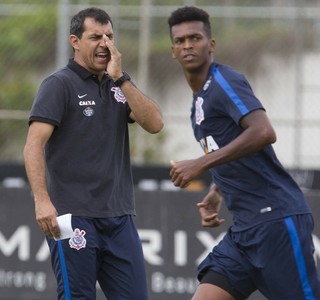 Favorito ou azarão? Carille define o status do Corinthians no Paulistão