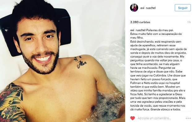 Jogador Alan Ruschel, 27 anos, se recupera do acidente em hospital colombiano (Foto: Reprodução/Instagram)