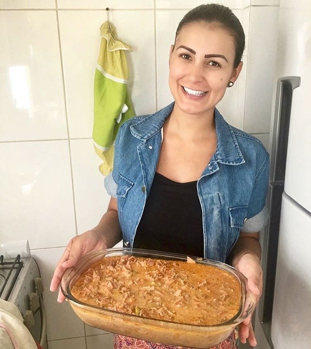 Andressa Urach mostra sua receita: molho de carne moída com iogurte natural (Foto: Reprodução/Instagram)